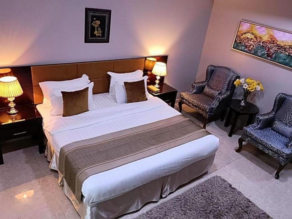 One To One Grand Marbia Main image